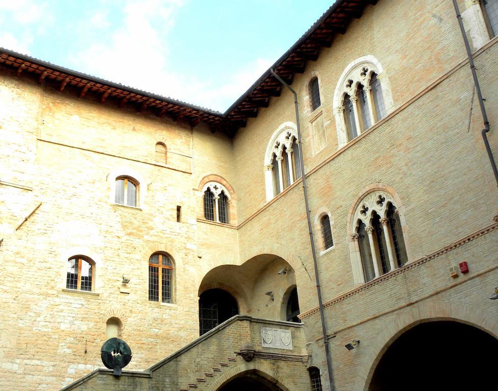 Residenza Mazzini Фоліньо Екстер'єр фото