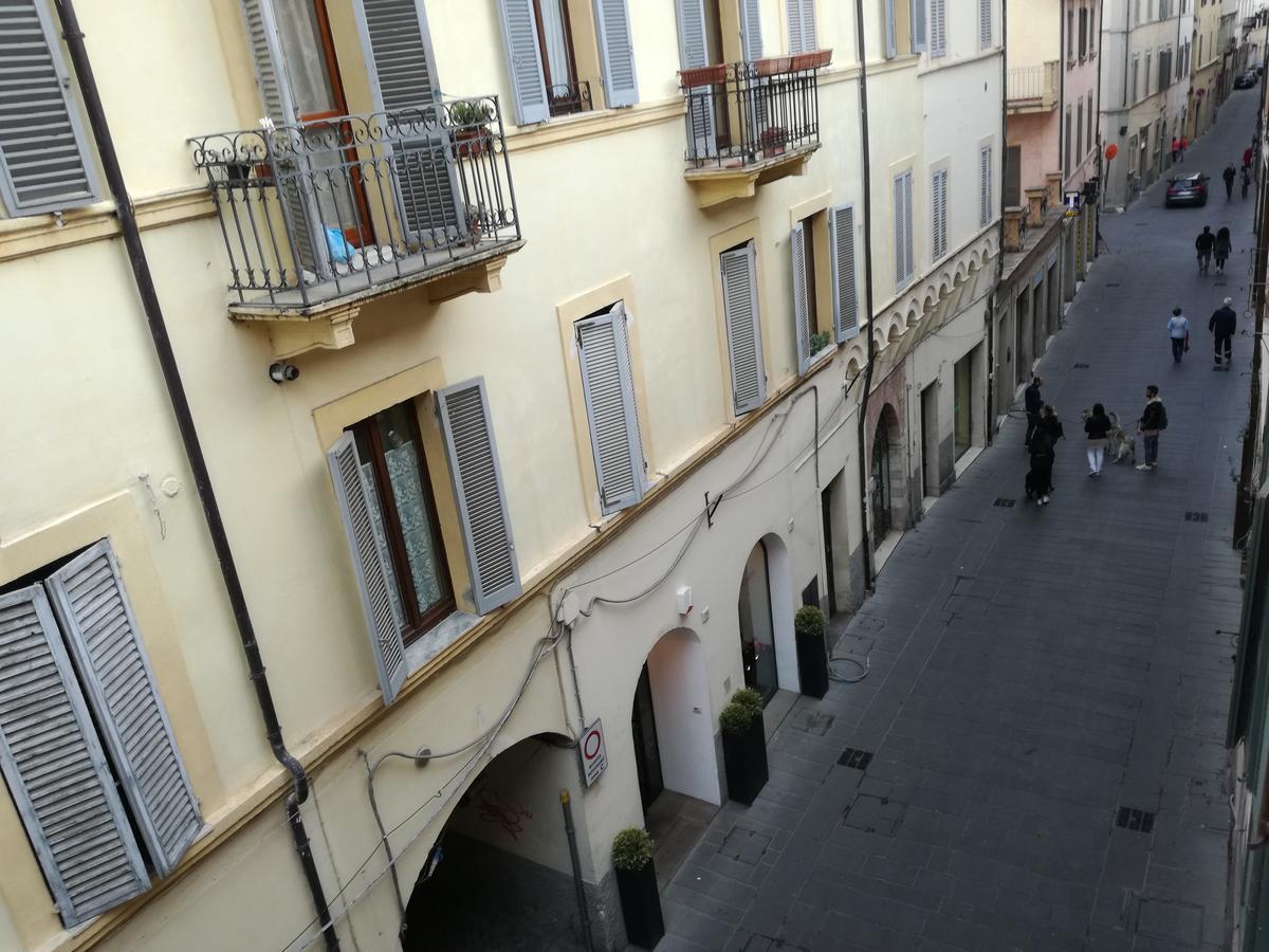 Residenza Mazzini Фоліньо Екстер'єр фото