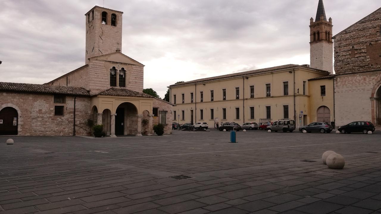 Residenza Mazzini Фоліньо Екстер'єр фото